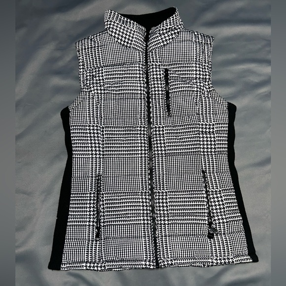 Calvin Klein Jackets & Blazers - Calvin Klein quilted puffer vest